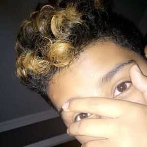 Meet your Posher, Cesar